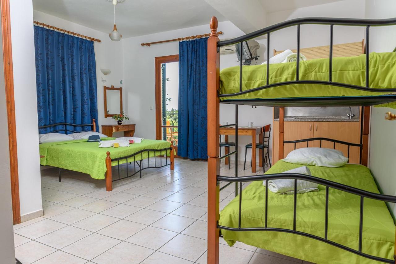 פלאטניאס Des Roses Hotel מראה חיצוני תמונה