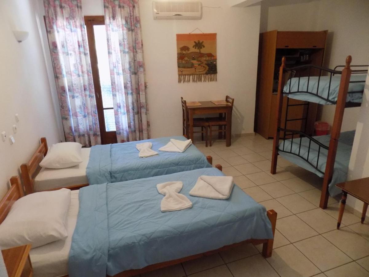פלאטניאס Des Roses Hotel מראה חיצוני תמונה