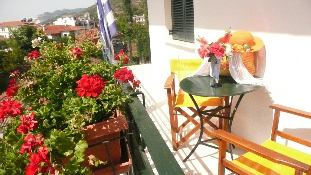 פלאטניאס Des Roses Hotel מראה חיצוני תמונה